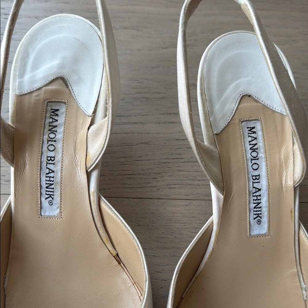 Manolo Blahnik Carolyne Bridal Slingback Heels - Picture 2 of 7